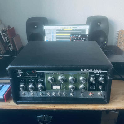 Roland 1970s Roland RE-301 Space Echo Very good, refurbished by Rolan...