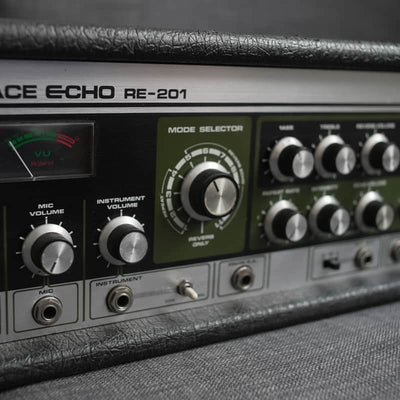 Roland Roland 1970s Roland RE-201 Space Echo Tape Delay / Reverb Black B-Stock - Offerta BSTOCK