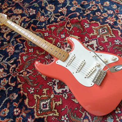 Fender Fender Hank Marvin Signature Stratocaster Fiesta Red B-Stock - Offerta BSTOCK
