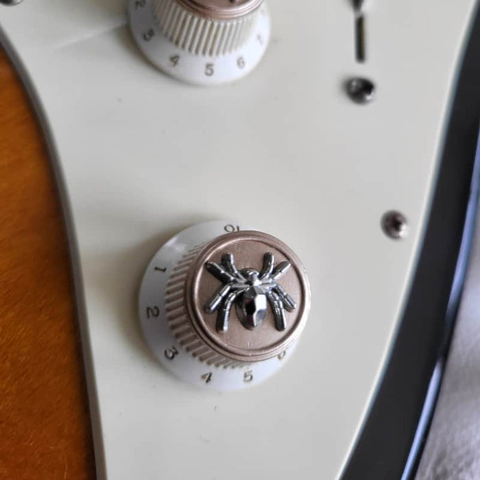 Spinne Stratocaster Wei